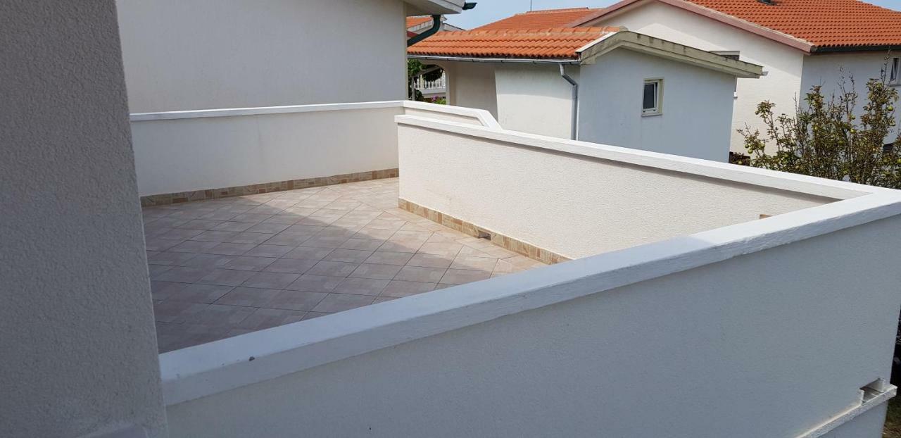 Haus Zarko Apartment Vir Luaran gambar